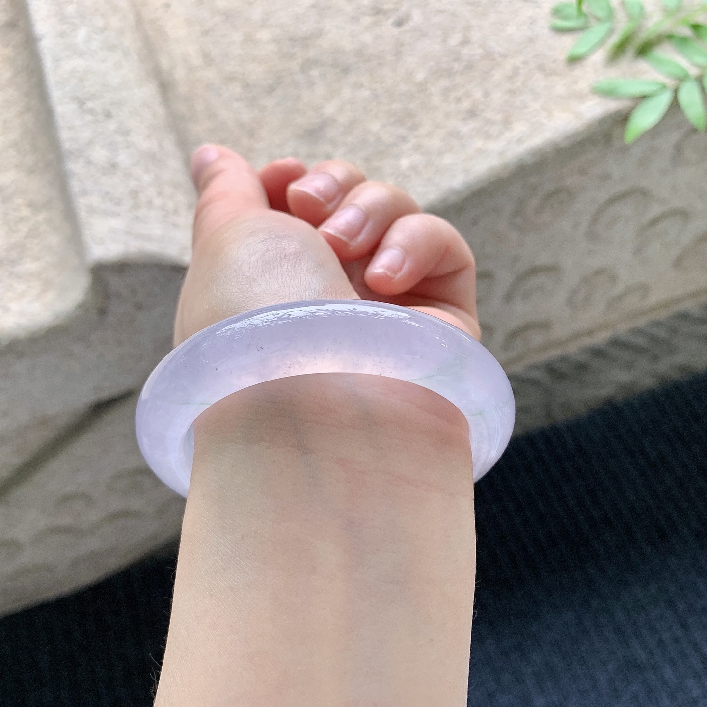 正圈53 54【圈口】54.5/12/9【编码】HT041023【描述】冰种粉紫，清透，水润，种老，细腻，打灯有微絮