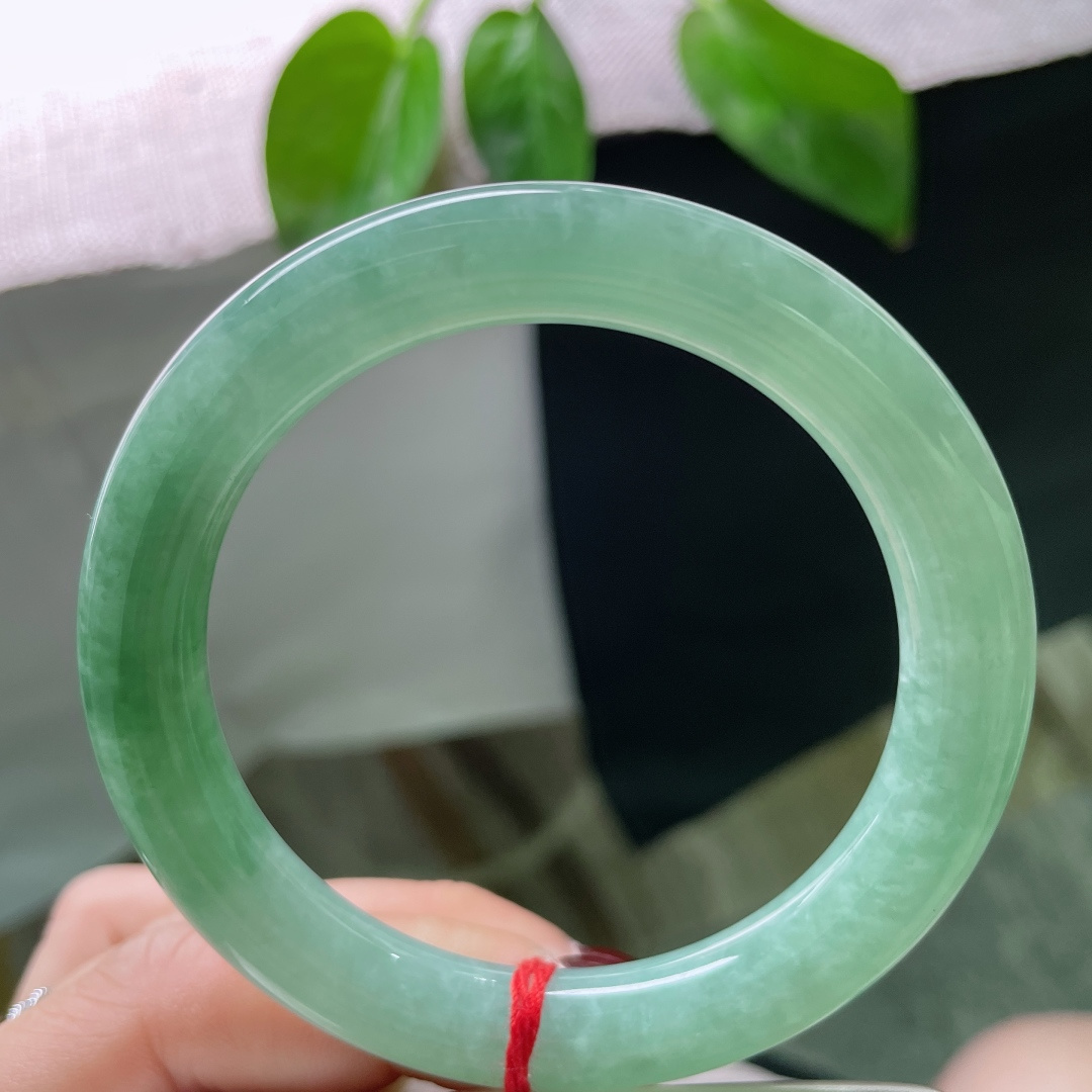 56/9.7果绿圆条，水润，细腻，清雅苑苑，秀丽，ss50122a