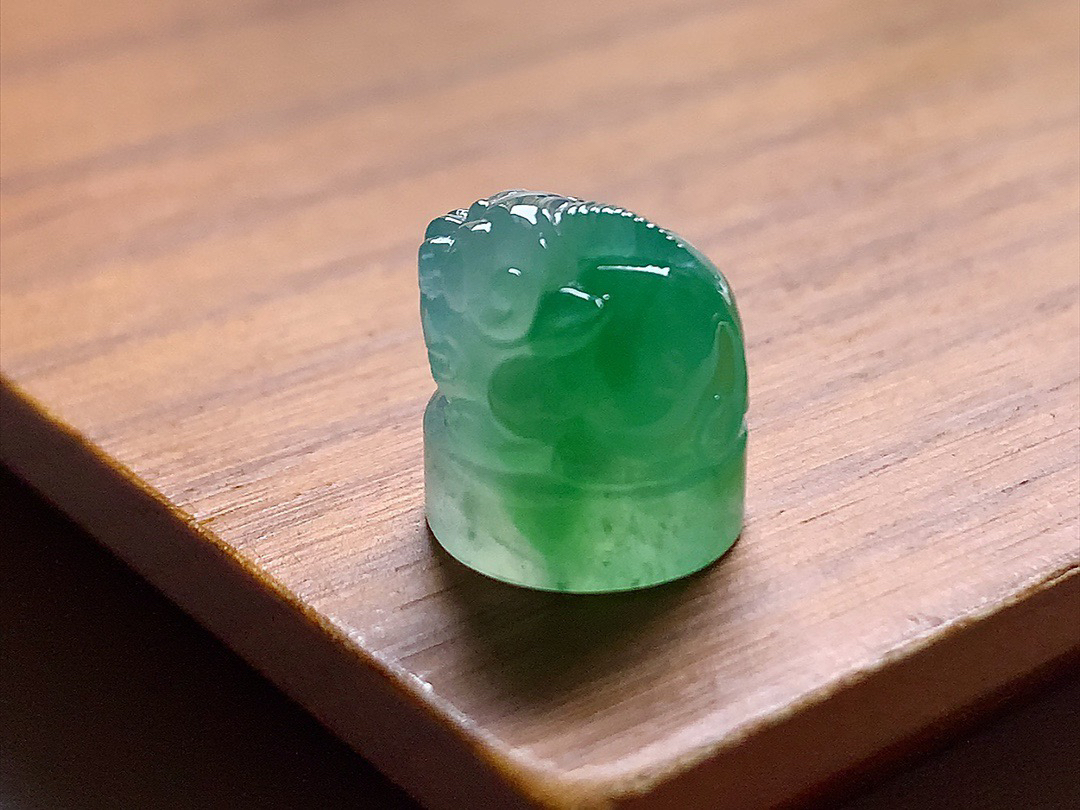 ️ 高冰阳绿貔貅印章 色泽青翠漂亮，种水极佳，完美尺寸13.5*12.8..