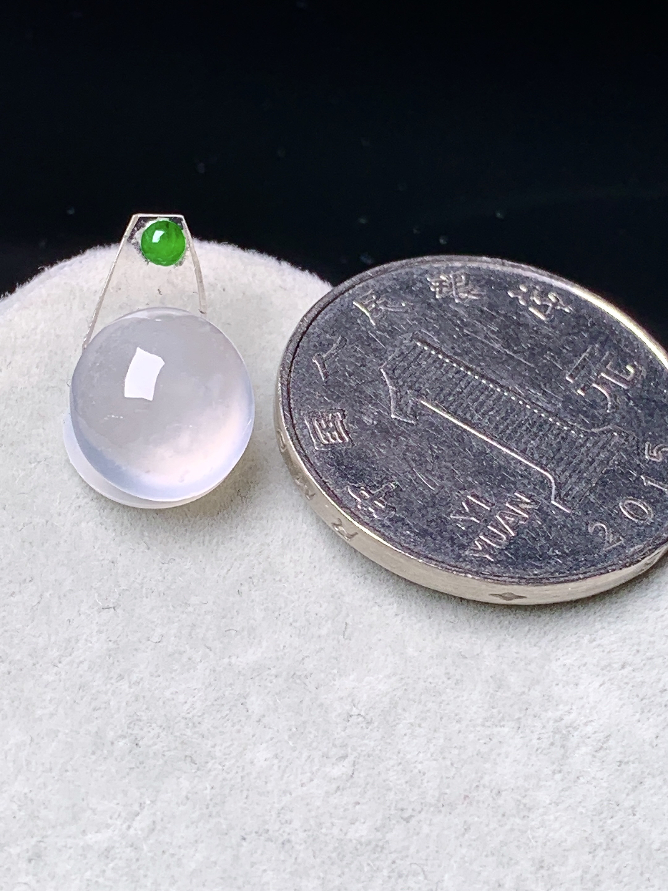 镶嵌款 冰种蛋面吊坠 玉质细腻 色泽艳丽清新 水润亮眼 整体尺寸10.5*9.8*5*2x