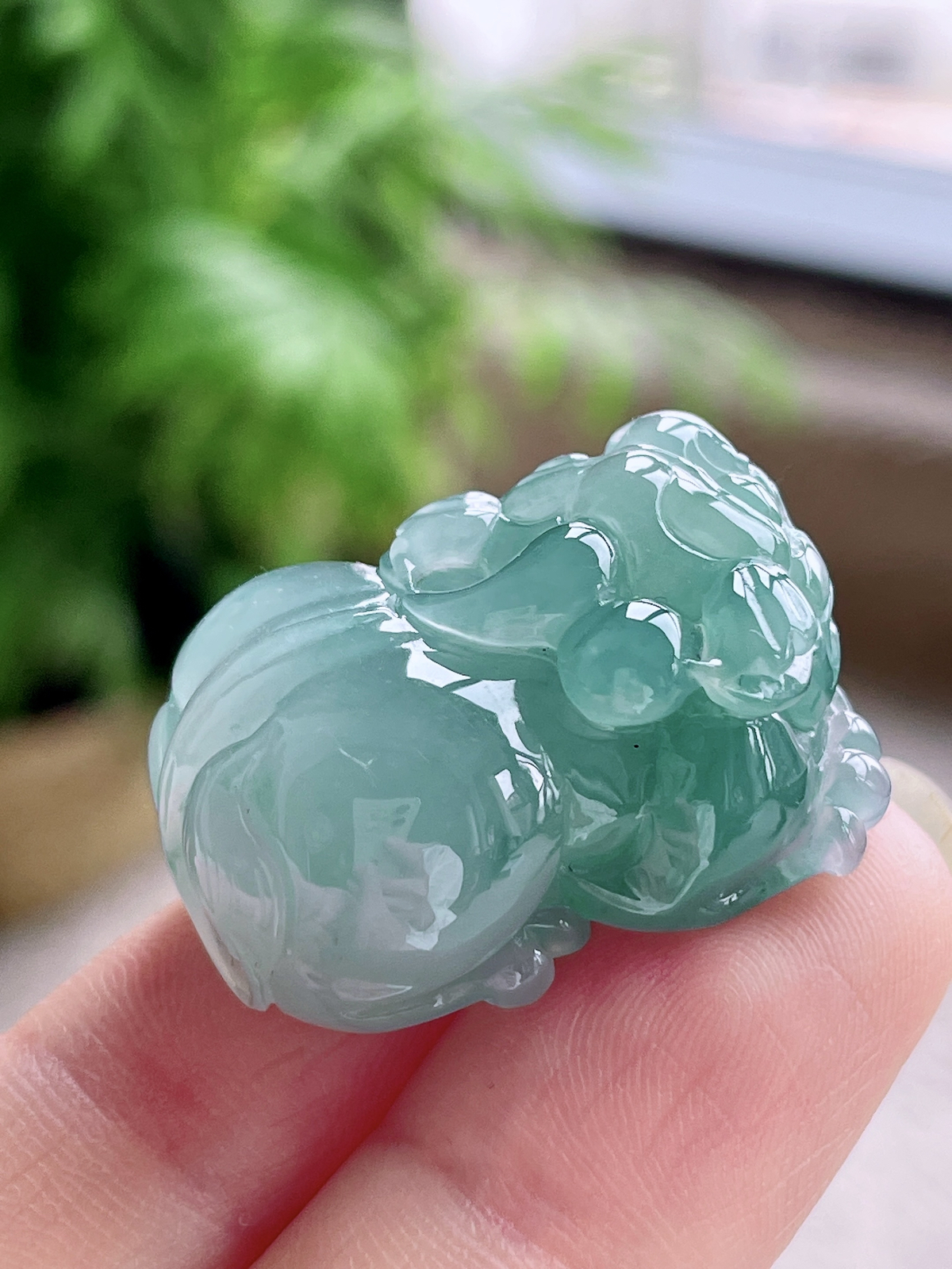 【裸石】冰晴绿貔貅吊坠
【说明】缅料 性价比高  
【尺寸】29-21.6-14.8..