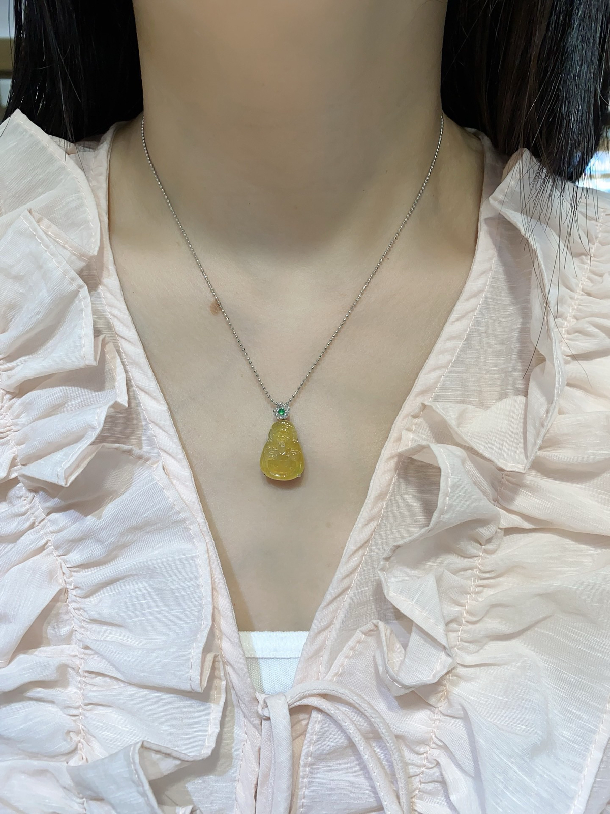 冰黄翡 简镶 财神爷 18k

整体尺寸 26.8-15.1-6.3