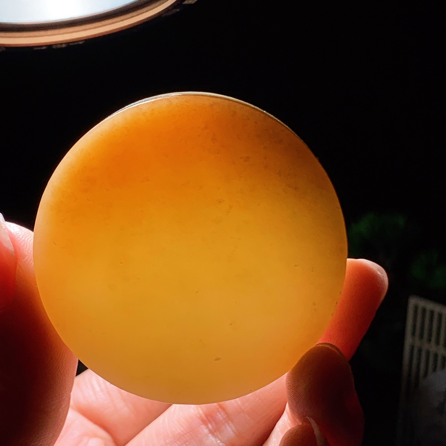 新疆和田玉且末糖镯芯挂件 尺寸50/13重77克 玉质细腻油润 底色纯净 脂粉好，品质好。lt260407