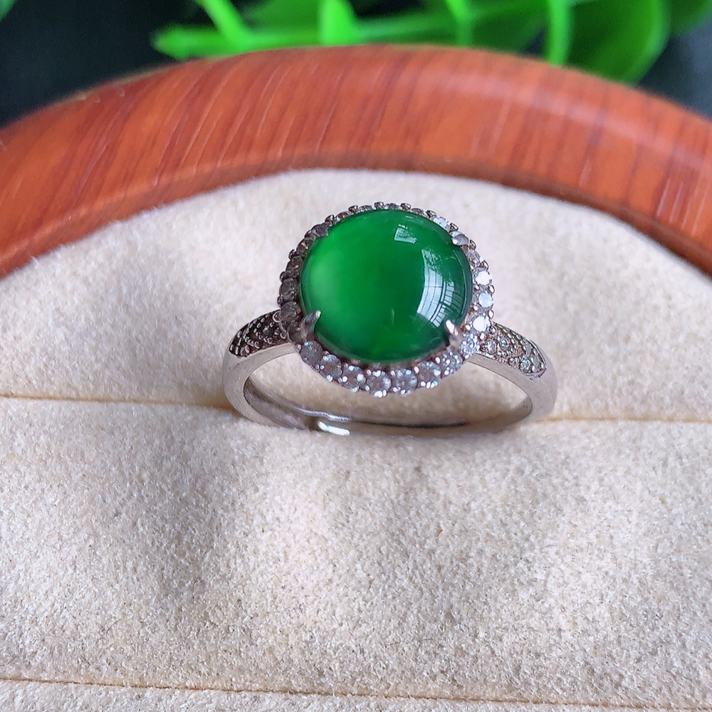 冰满绿翡翠蛋面戒指 925银镶嵌  玉质细腻  冰清玉润  飘花灵动  颜色漂亮  W481.8  