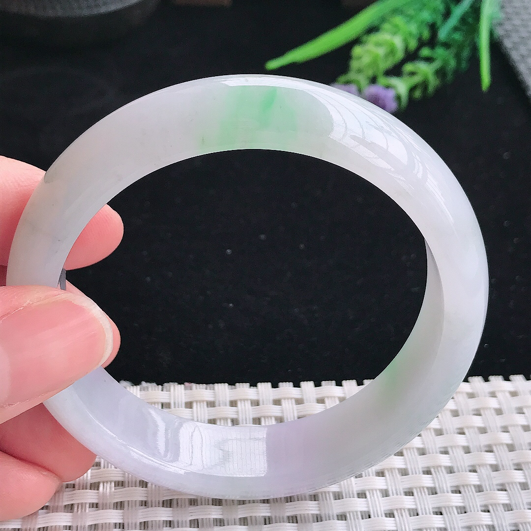 实拍A货翡翠57.8/14.8/8.2老坑冰润飘绿手镯宽边玉镯平安镯美人镯