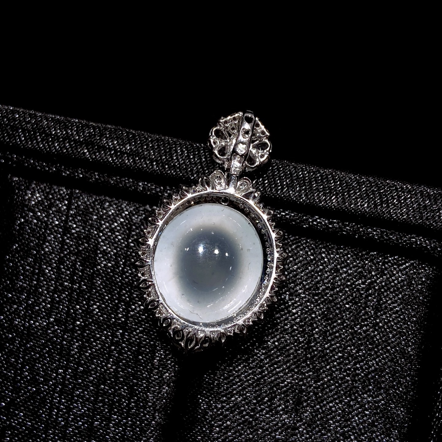 🤍｜高冰玻蛋面· 

整体尺寸30.8-18.9-13毫米
裸石尺寸15.2-13.9-6.8毫米