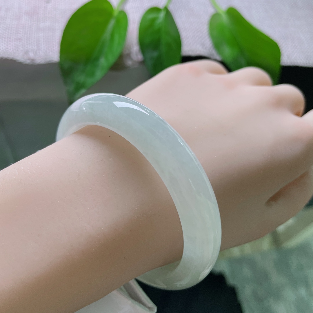 56.8/11.9/8.5，白月光正圈，是冰底里透出的、不染尘埃的皎洁。，ss50186a