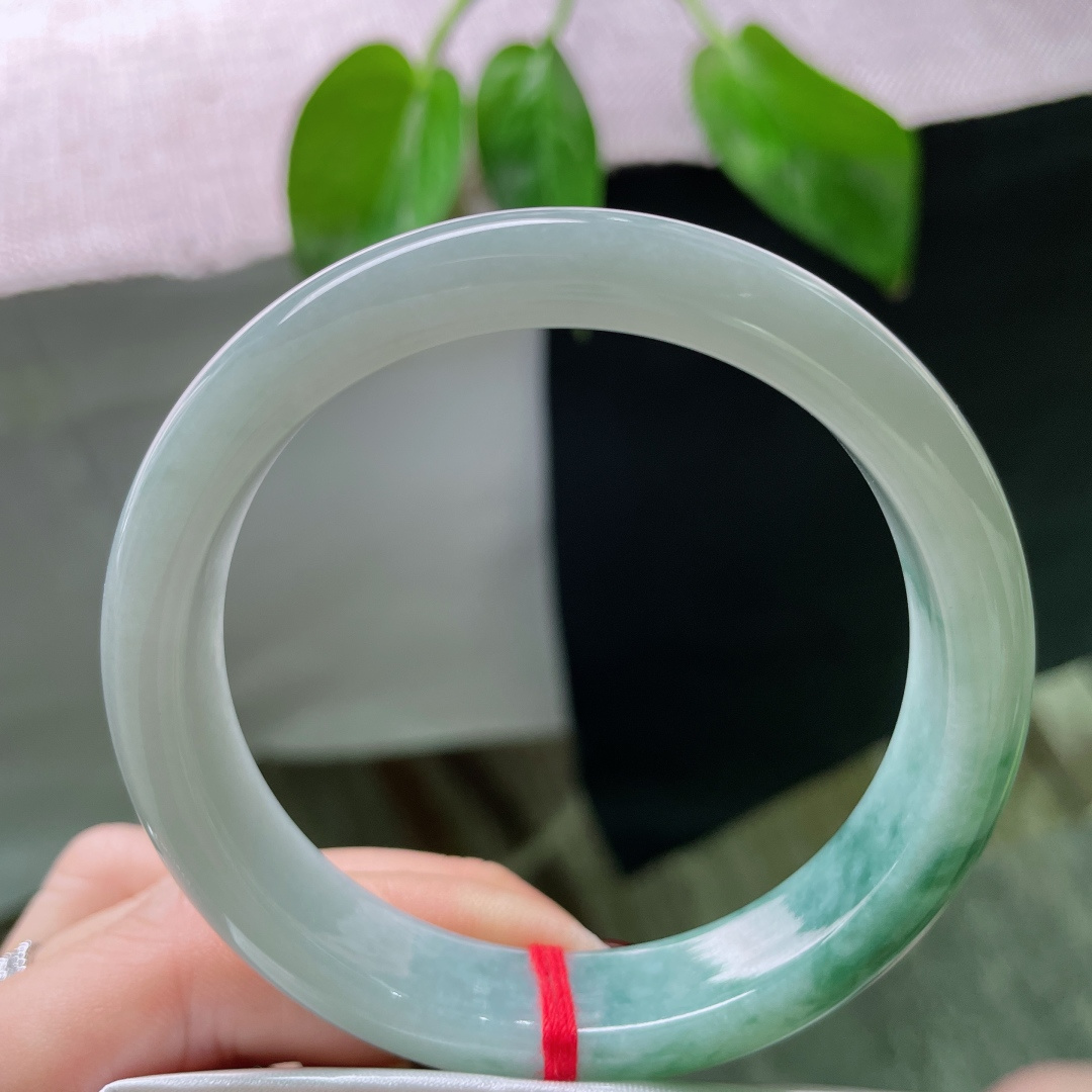 56.8/12.5/8.6飘花正圈，是风与时光共同的笔触，层层叠叠，写就生命的厚度。整体，ss49403a