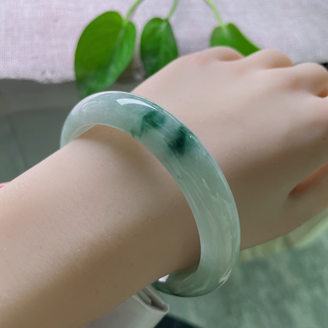 57.8/12.2/8.5飘花正圈，水润细腻，水墨丹青，意境感满满，贵气，皮纹