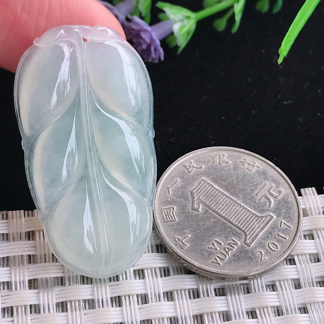 实拍A货翡翠40/21.8/4.9老坑冰种起光叶子吊坠翡翠玉叶挂件