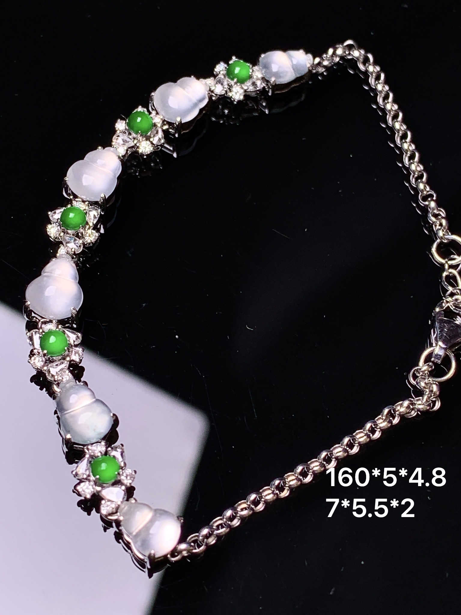 18k金钻镶嵌冰种葫芦手链 玉质细腻 色泽艳丽清新 水润亮眼 整体尺寸160*5*4.8m5