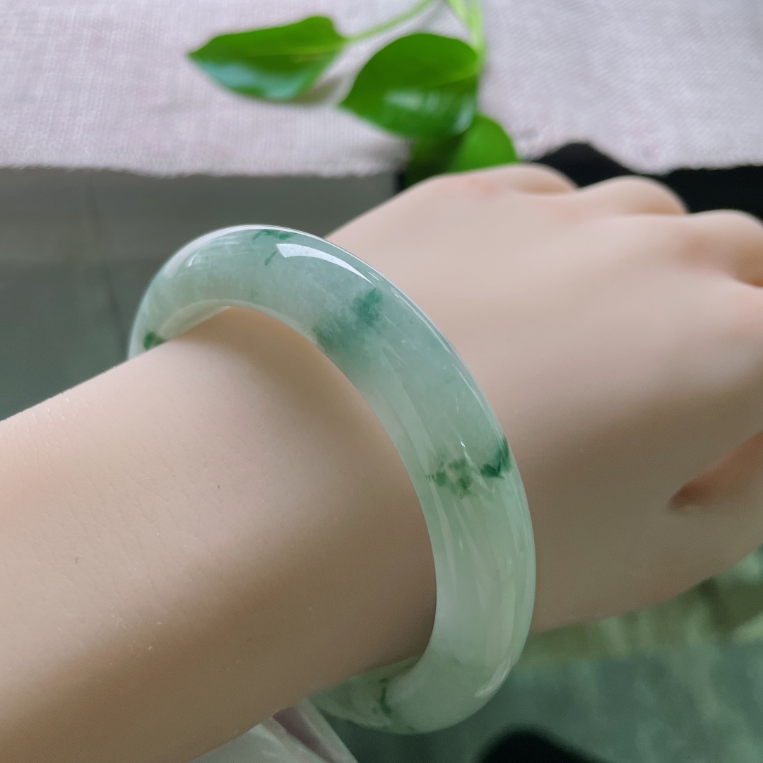 55.8/11.8/9.2飘花正圈，水润细腻，花影摇曳生姿，仪态万方，种老，。ss50032a