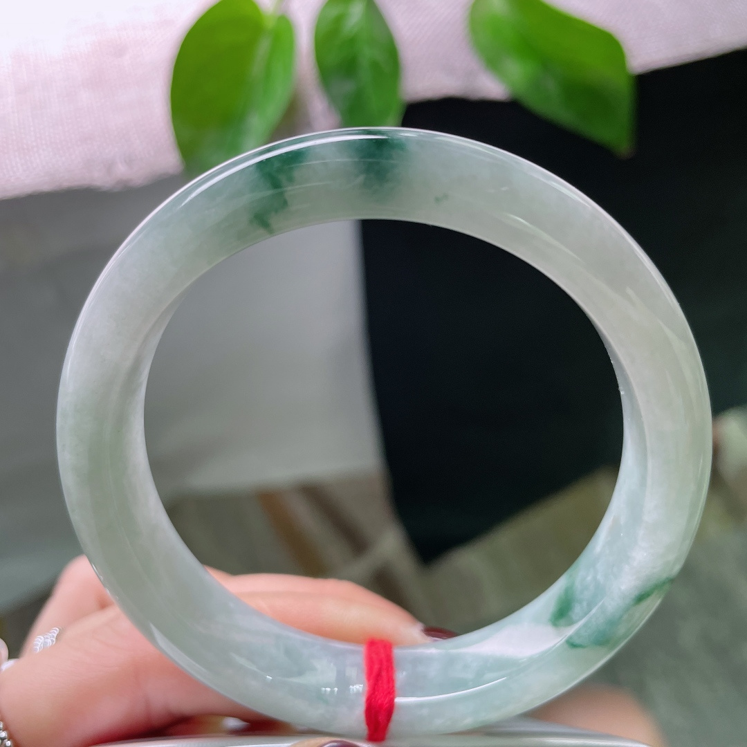 57.8/12.2/8.5飘花正圈，水润细腻，水墨丹青，意境感满满，贵气，皮纹