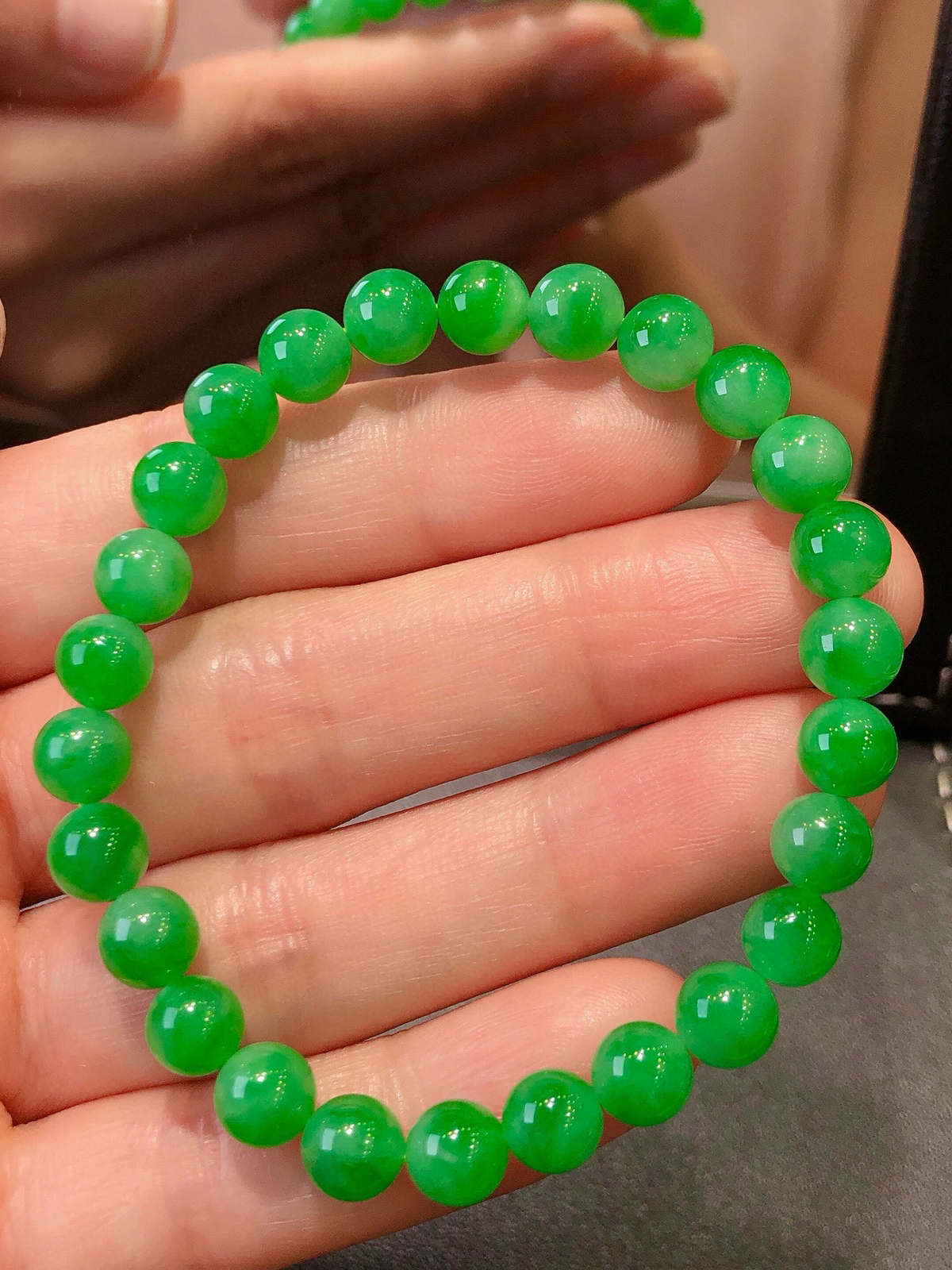 正阳绿手串
 翠色艳 性价比巨香