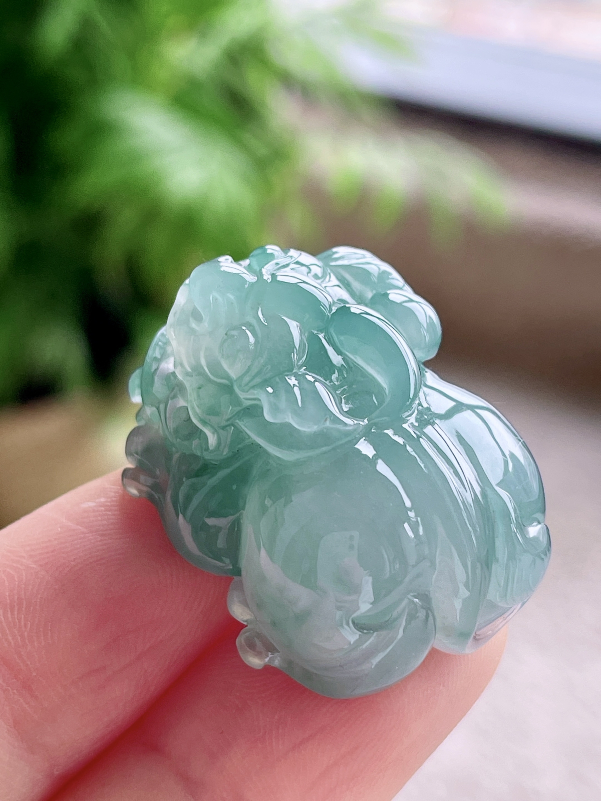 【裸石】冰晴绿貔貅吊坠
【说明】缅料 性价比高  
【尺寸】29-21.6-14.8..