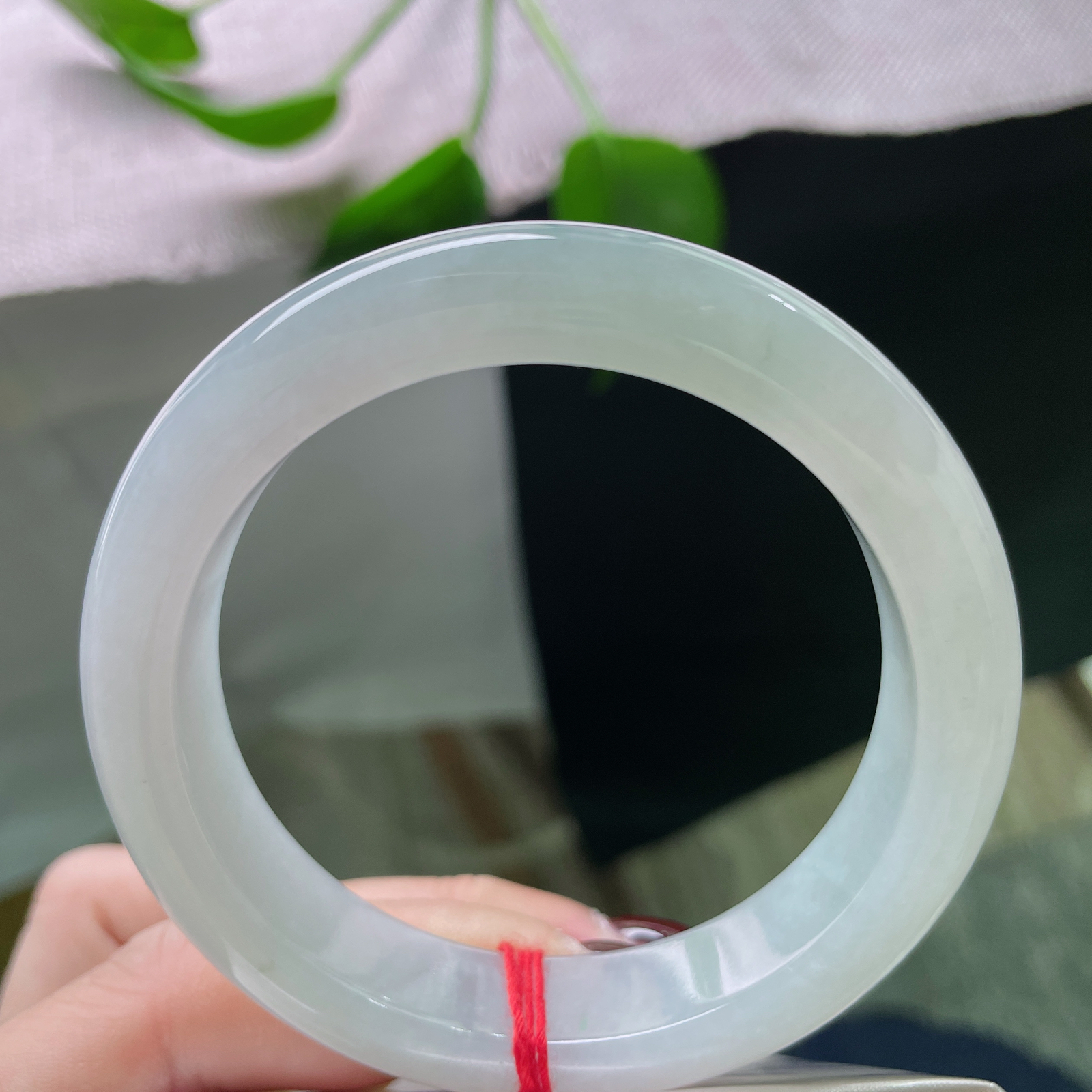 54.8/12.6/9绿底正圈，底子干净清爽，温馨素雅，不失优雅端庄