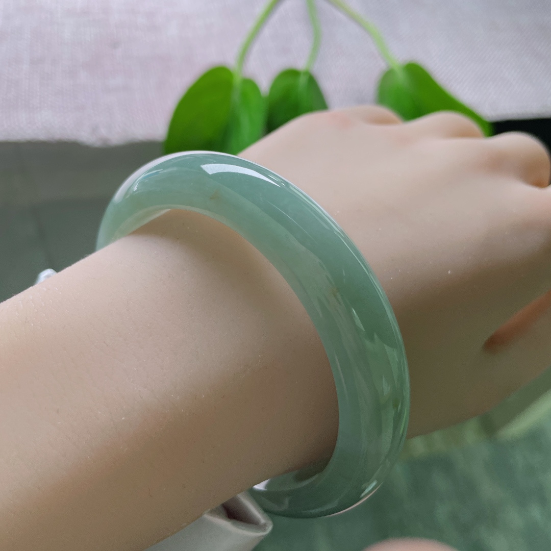 57.7/12.9/8.6，油绿正圈，油性好，种老，是浓烈而醒目的。洒金，ss47605a