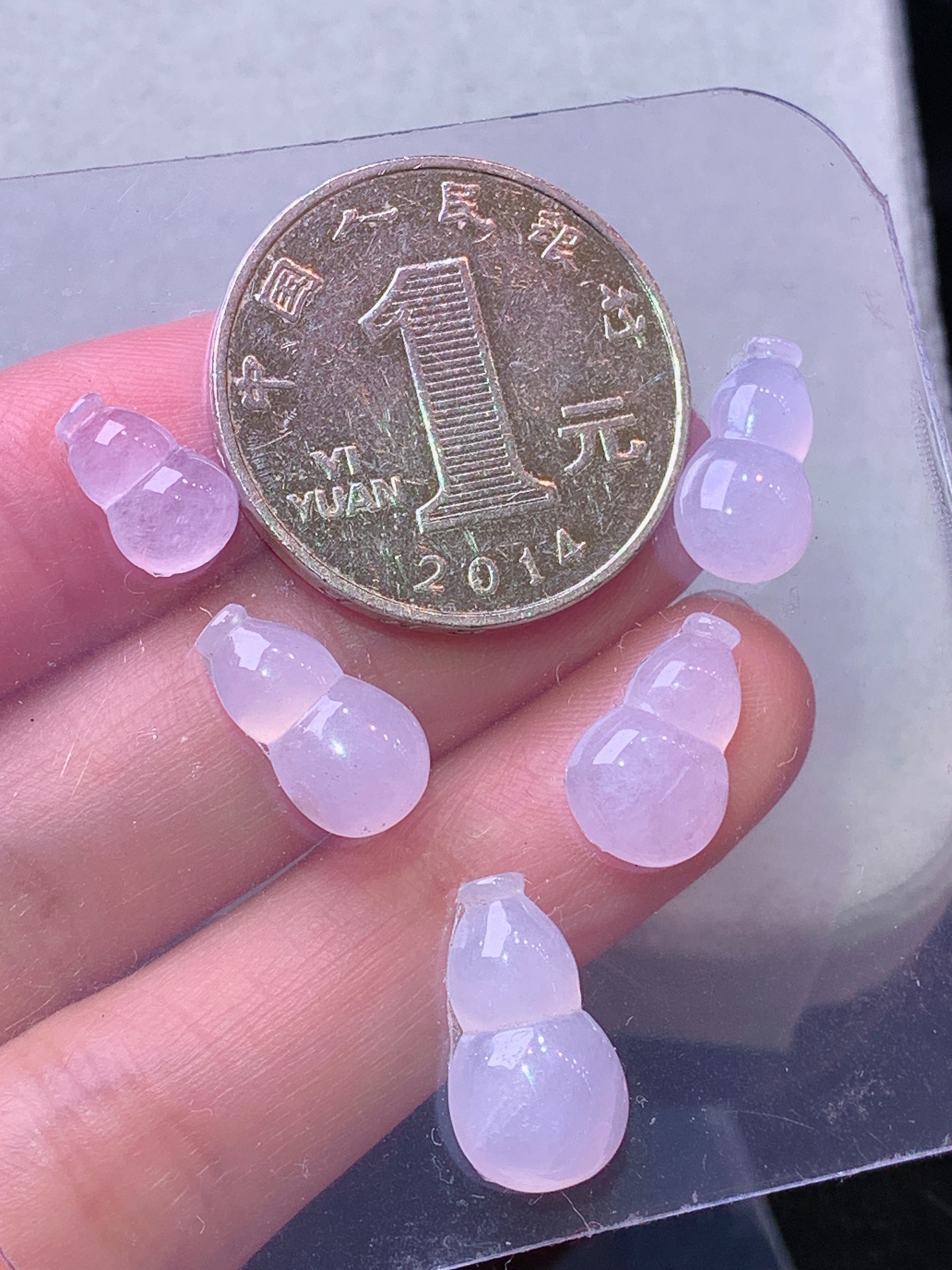 镶嵌款 淡紫罗兰葫芦一手 玉质细腻 色泽艳丽清新 水润亮眼 整体尺寸15*8.8*4.5j3