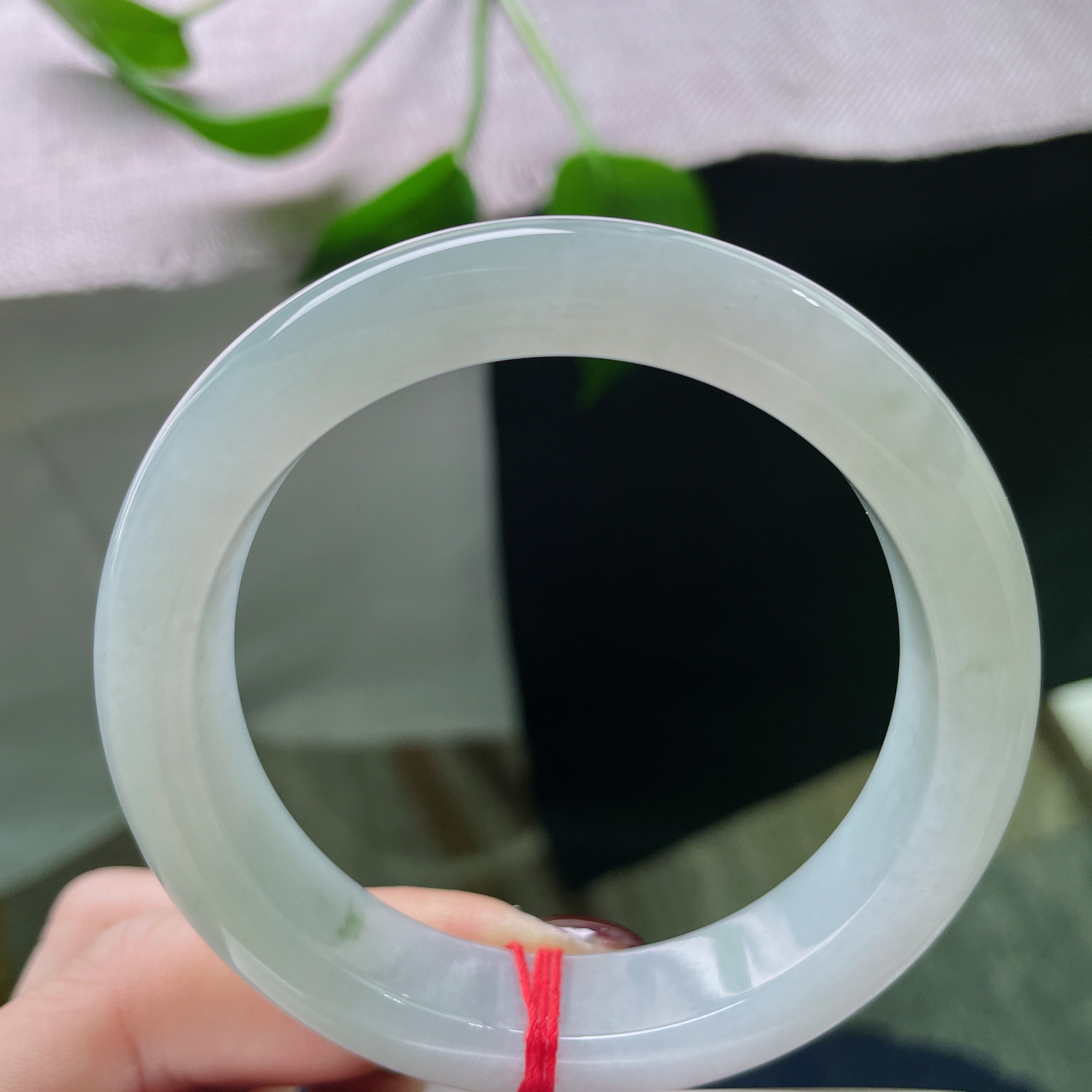 54.8/12.6/9绿底正圈，底子干净清爽，温馨素雅，不失优雅端庄