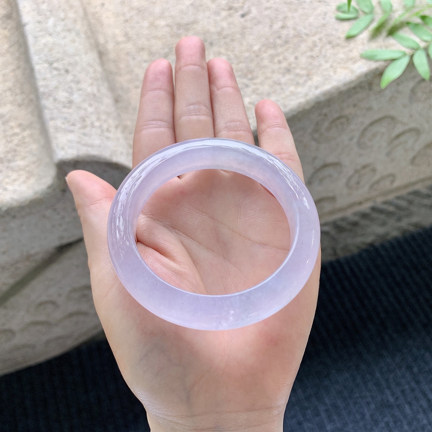 正圈53 54【圈口】54.5/12/9【编码】HT041023【描述】冰种粉紫，清透，水润，种老，细腻，打灯有微絮