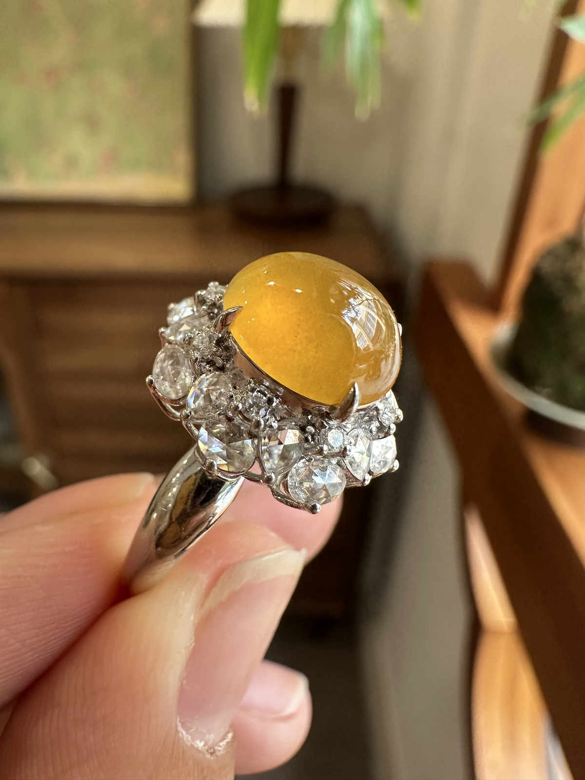 冰黄翡蛋面戒指