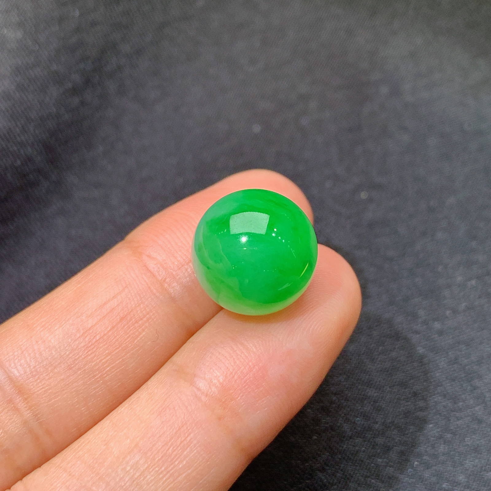 冰飘绿圆珠，镶嵌佳品，冰润色阳，种水足，Be 尺寸12.8