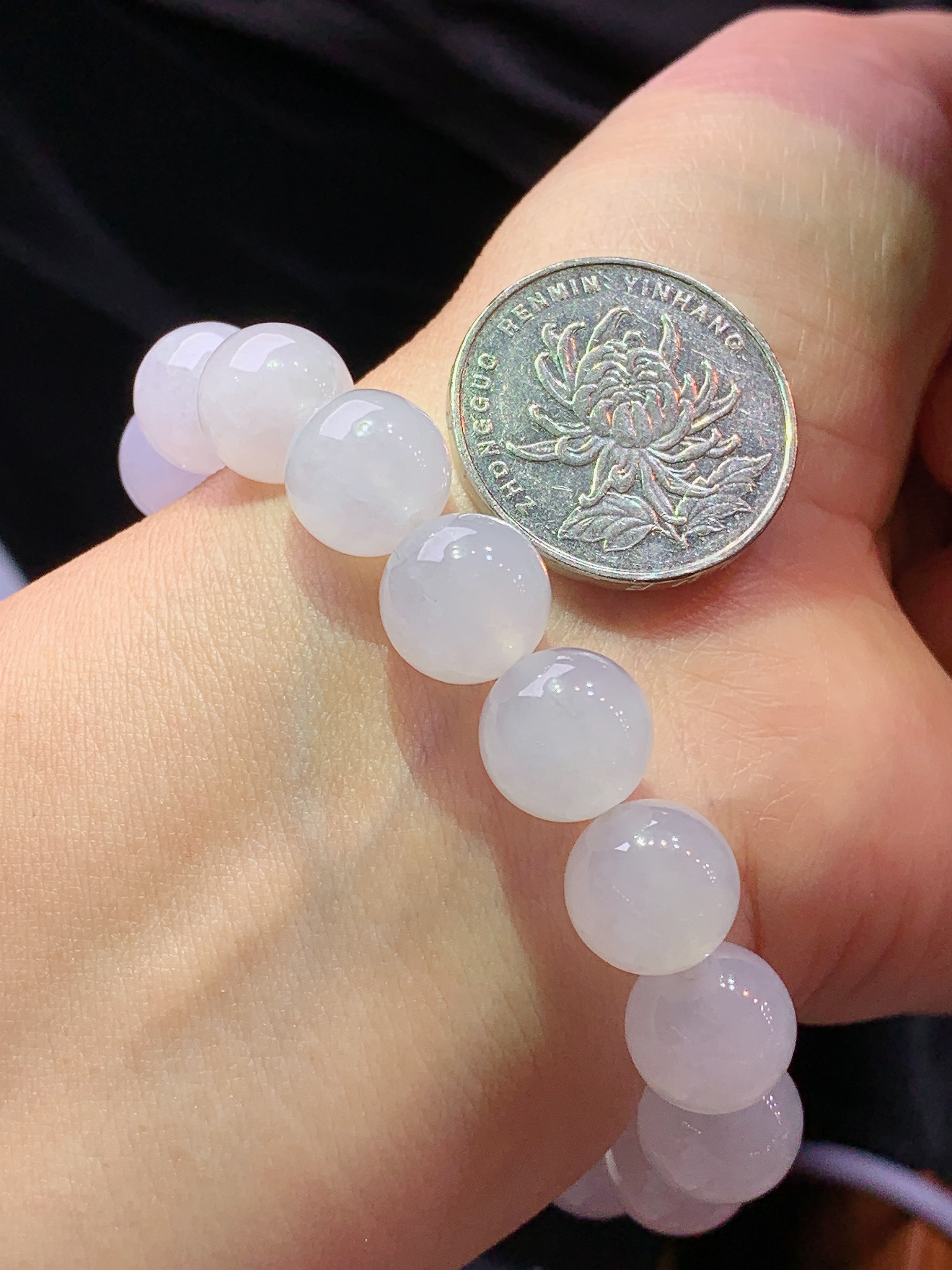 冰种圆珠手链 玉质细腻 色泽艳丽清新 水润亮眼 整体尺寸11.3h3