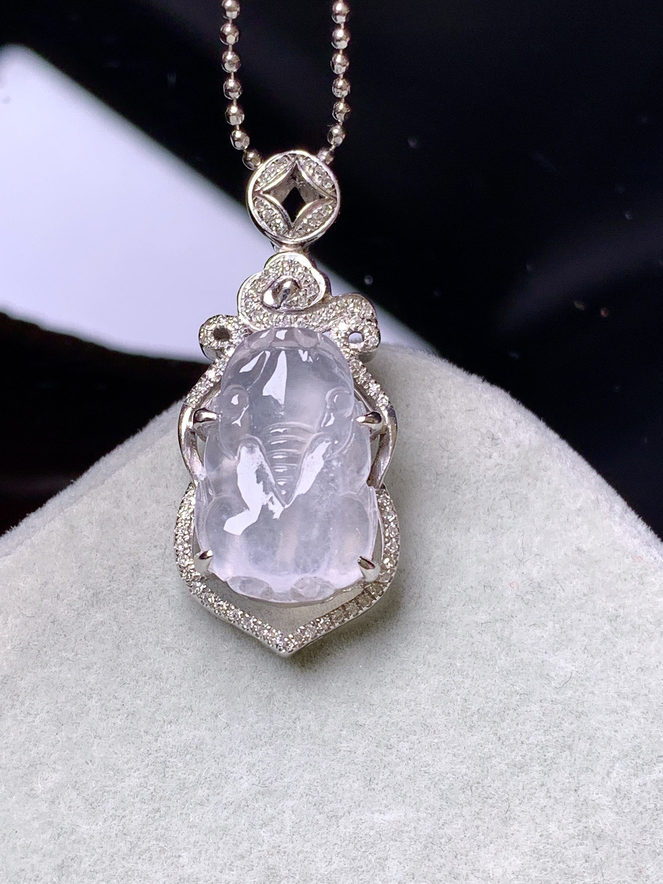 18k金钻镶嵌冰种貔貅吊坠 玉质细腻 色泽艳丽清新 水润亮眼 整体尺寸29*12.6*7.5z1