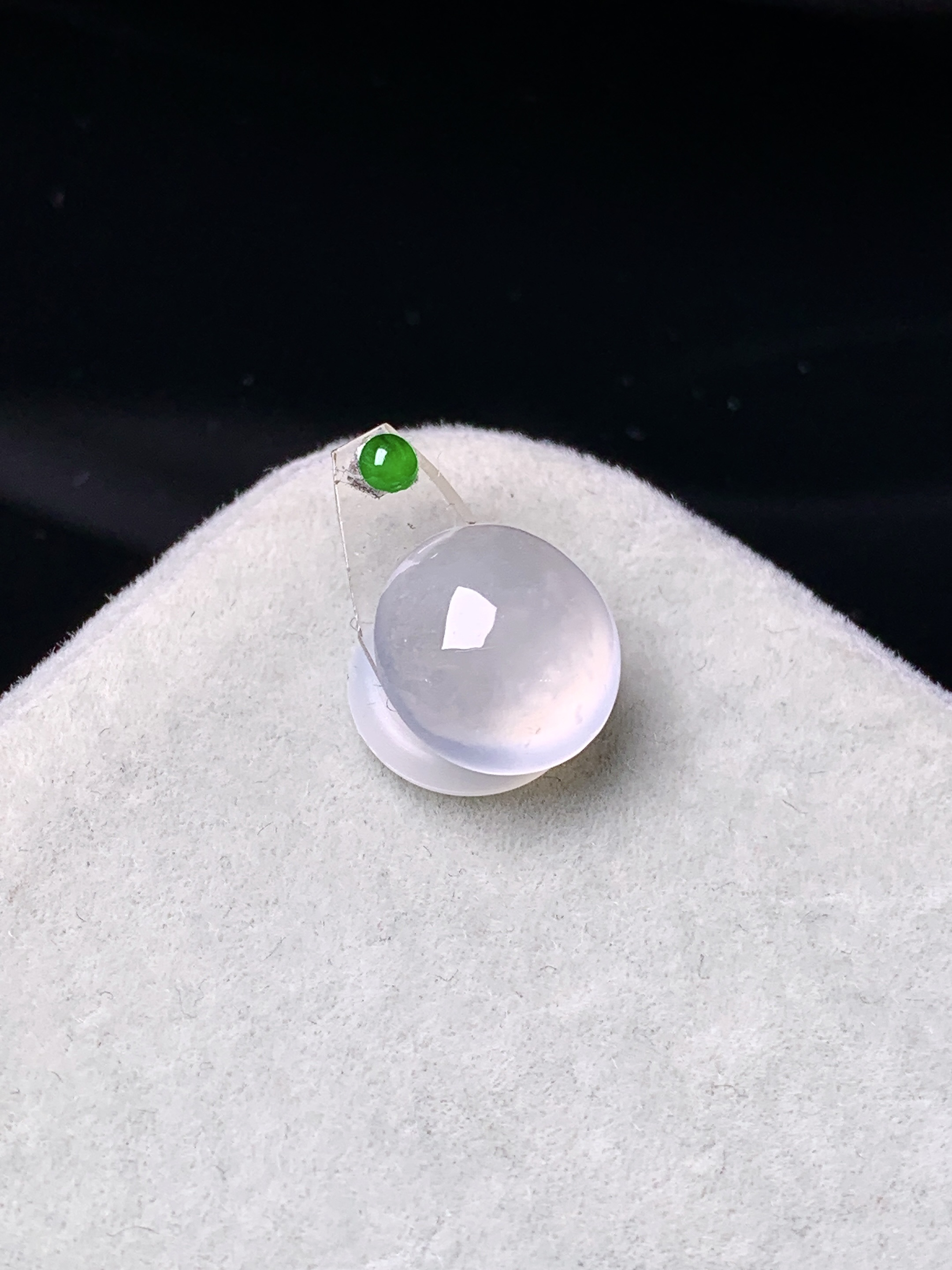 镶嵌款 冰种蛋面吊坠 玉质细腻 色泽艳丽清新 水润亮眼 整体尺寸10.5*9.8*5*2x