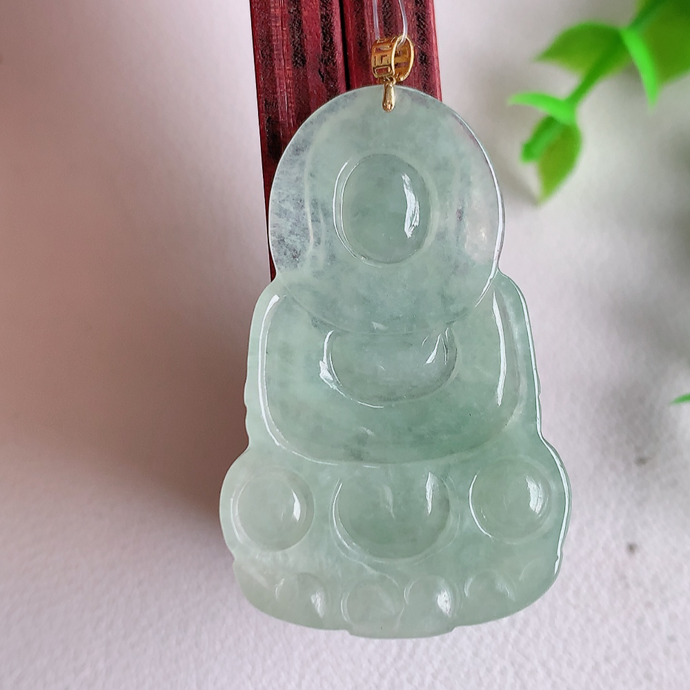 18k金扣冰润精雕观音吊坠，法相端庄大气，工艺精湛，种色浓郁，细腻饱满冰润，种老水足，收藏佳品，佩戴大气  W49.8   尺寸：40-25.3-4.5mm