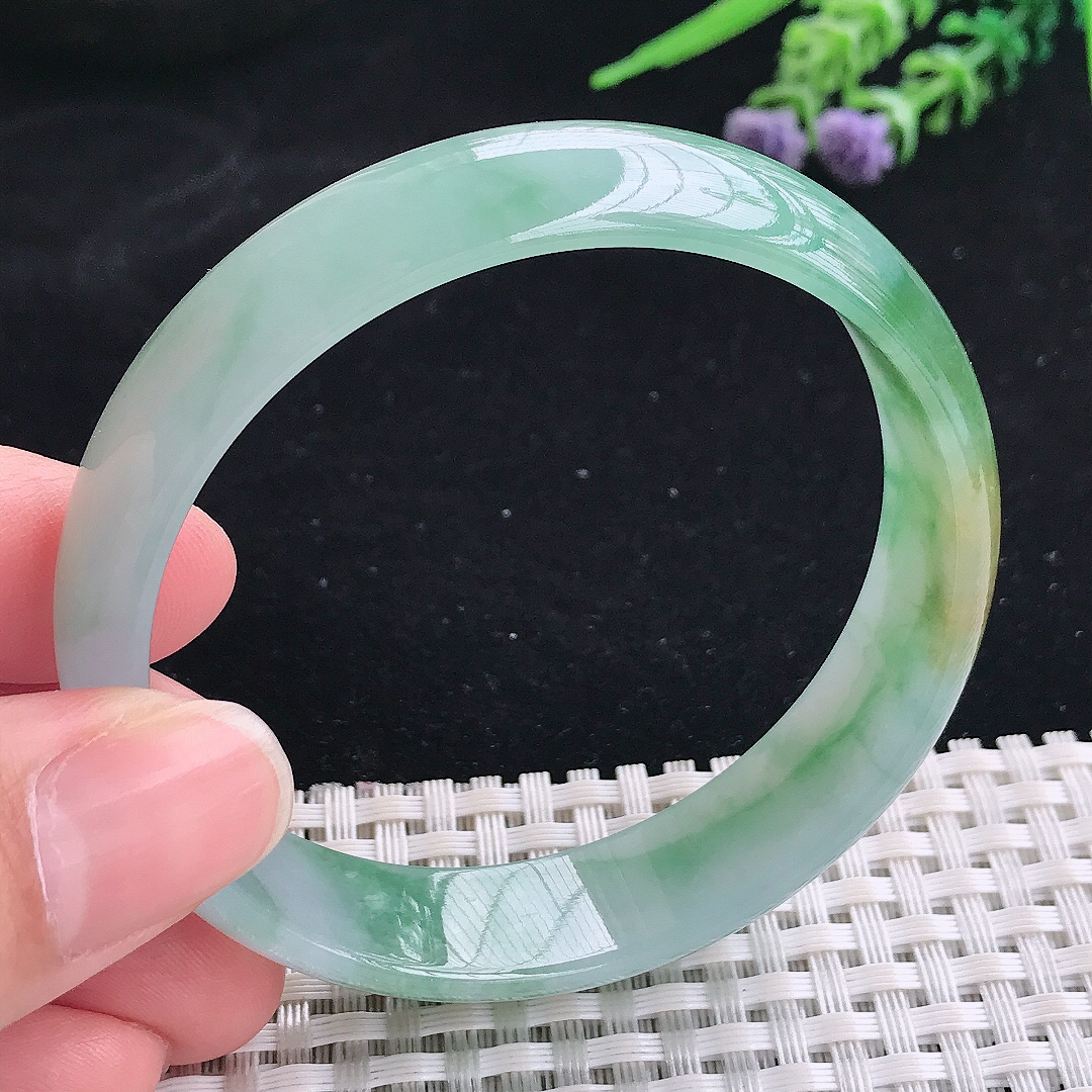 实拍A货翡翠56.8/14.1/5.8老坑精美黄加绿三彩手镯宽边玉镯平安镯美人镯