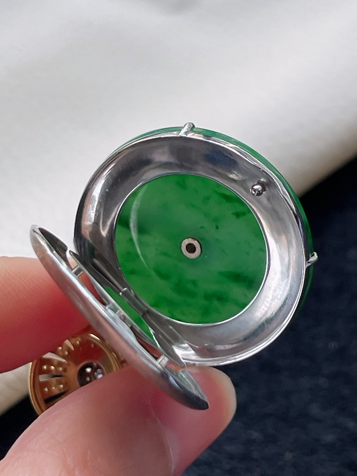 18k金豪镶 翡翠冰糯种浅绿色平安扣