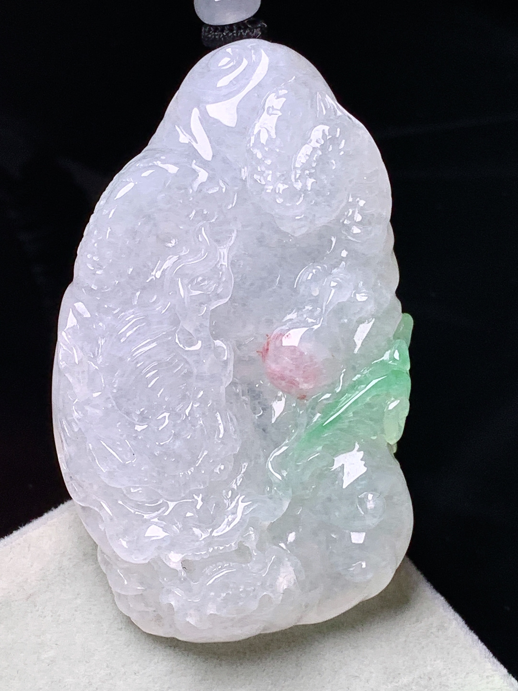 冰种龙牌吊坠 玉质细腻 色泽艳丽清新 水润亮眼 整体尺寸59*35.5*11.3w1