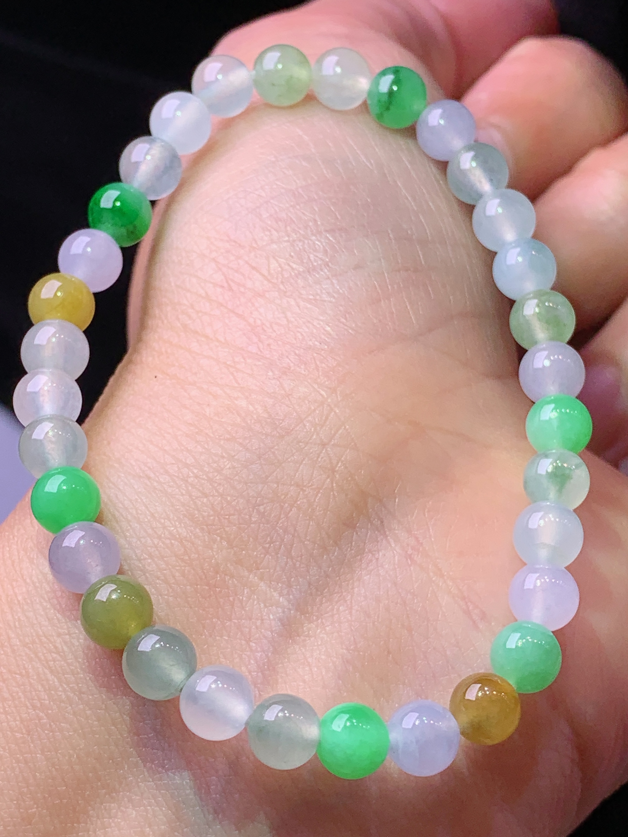 多彩圆珠手链 玉质细腻 色泽艳丽清新 水润亮眼 整体尺寸5.6z1
