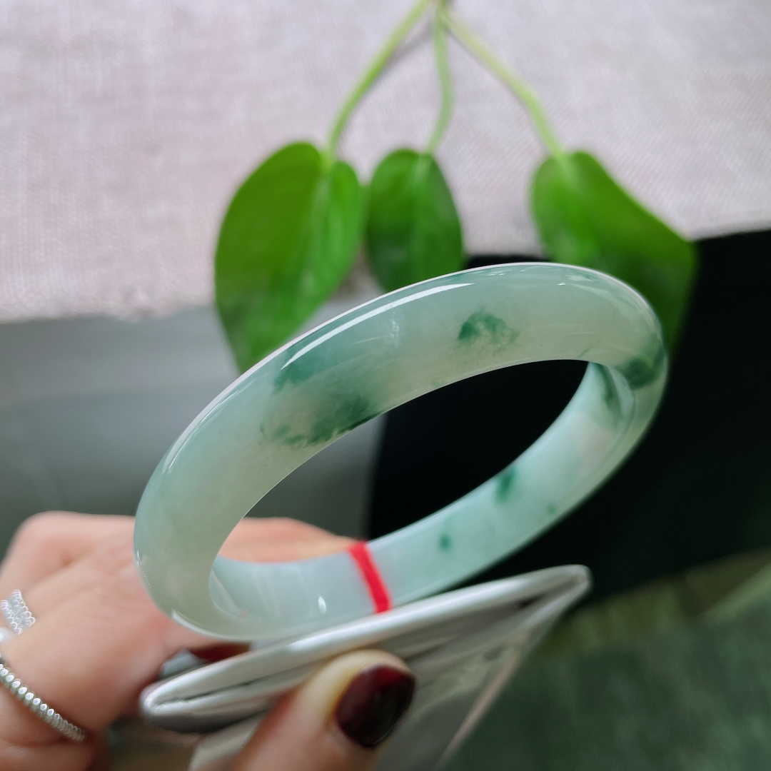 60.3/11.2/8飘花正圈，大圈口，菀菀类卿，一缕冰底青花，锁住一汪山水灵秀。，ss49405a