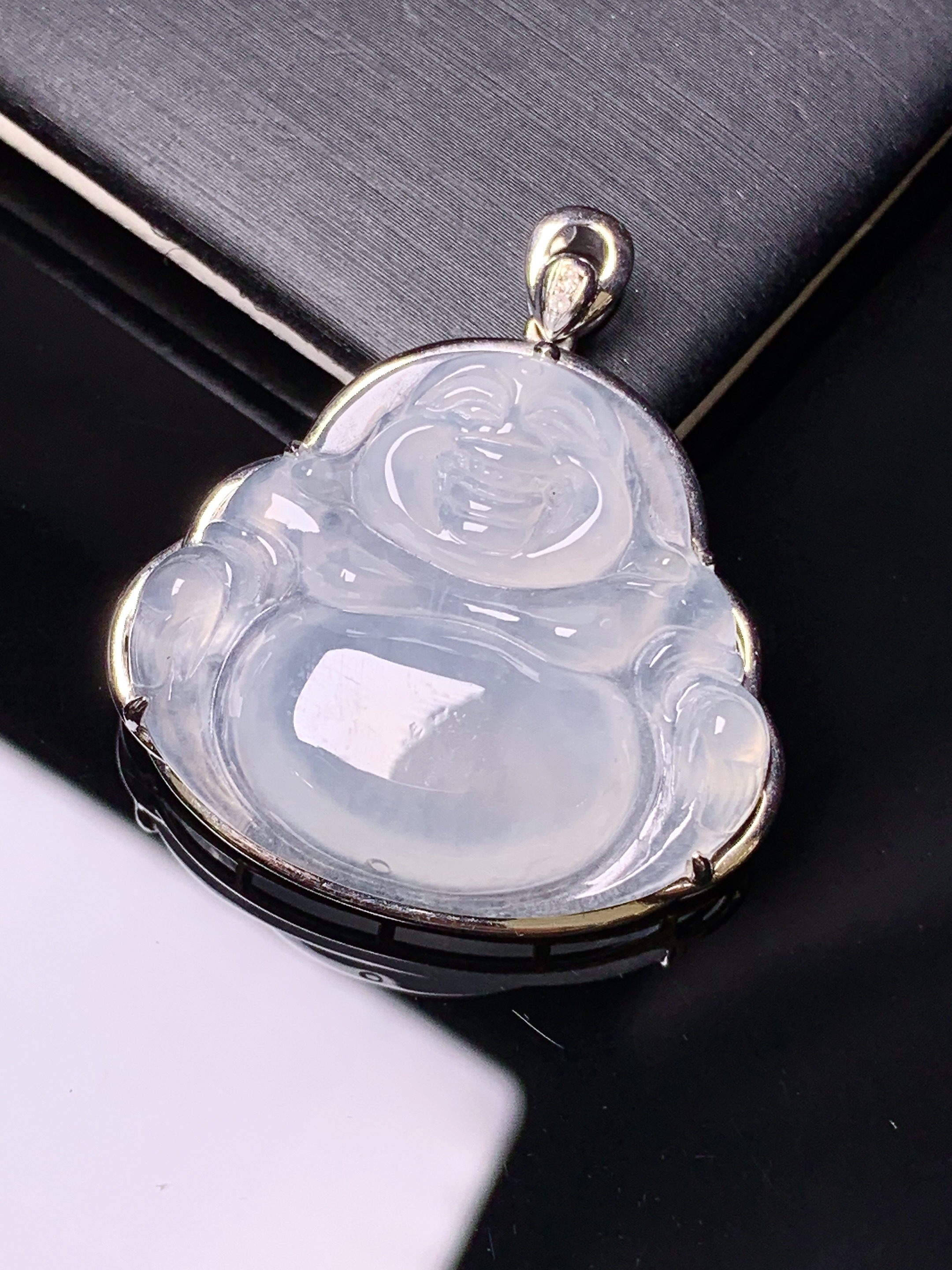 18k金镶嵌冰种佛公吊坠 玉质细腻 色泽艳丽清新 水润亮眼 整体尺寸32.8*30*8.2b2