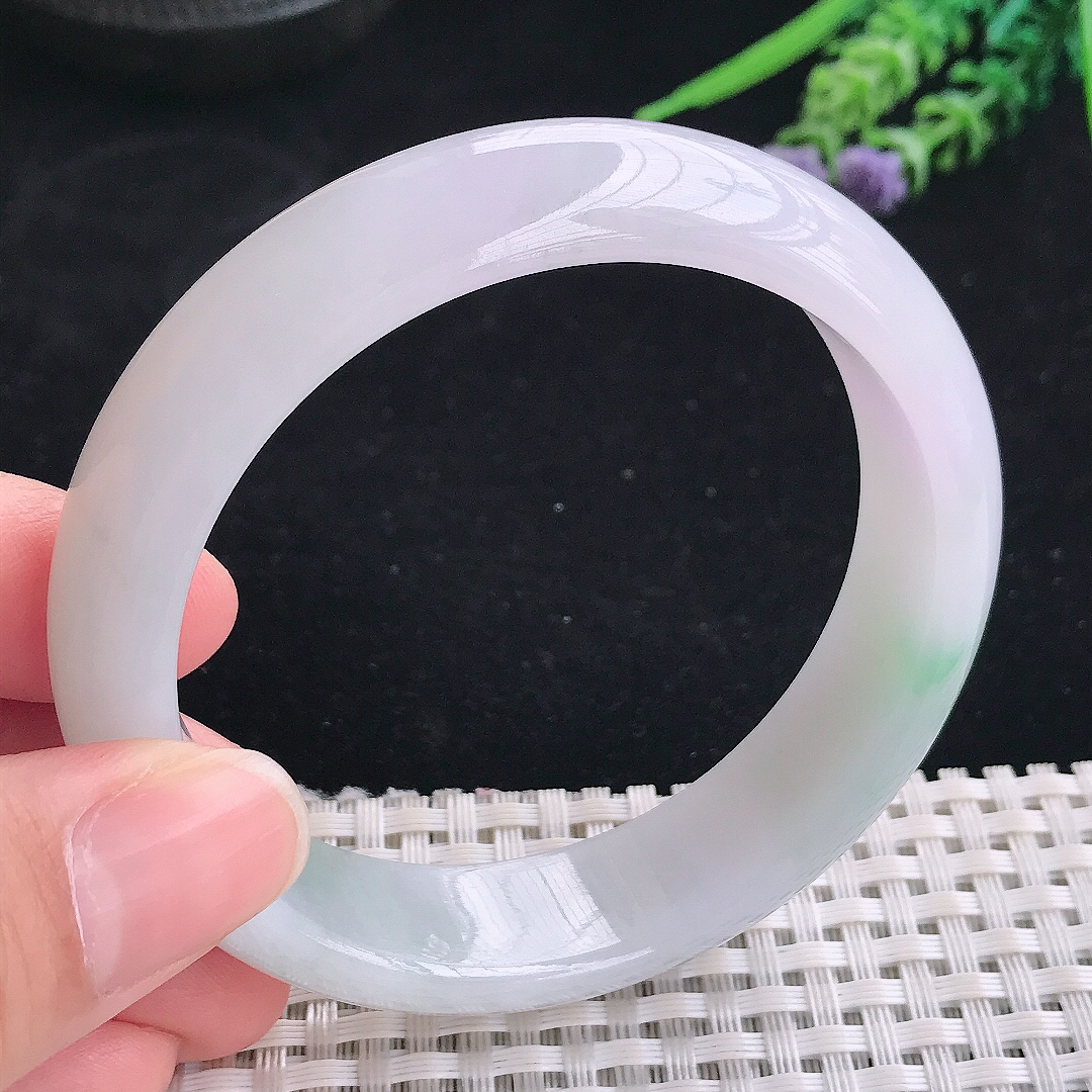 实拍A货翡翠57.8/14.8/8.2老坑冰润飘绿手镯宽边玉镯平安镯美人镯