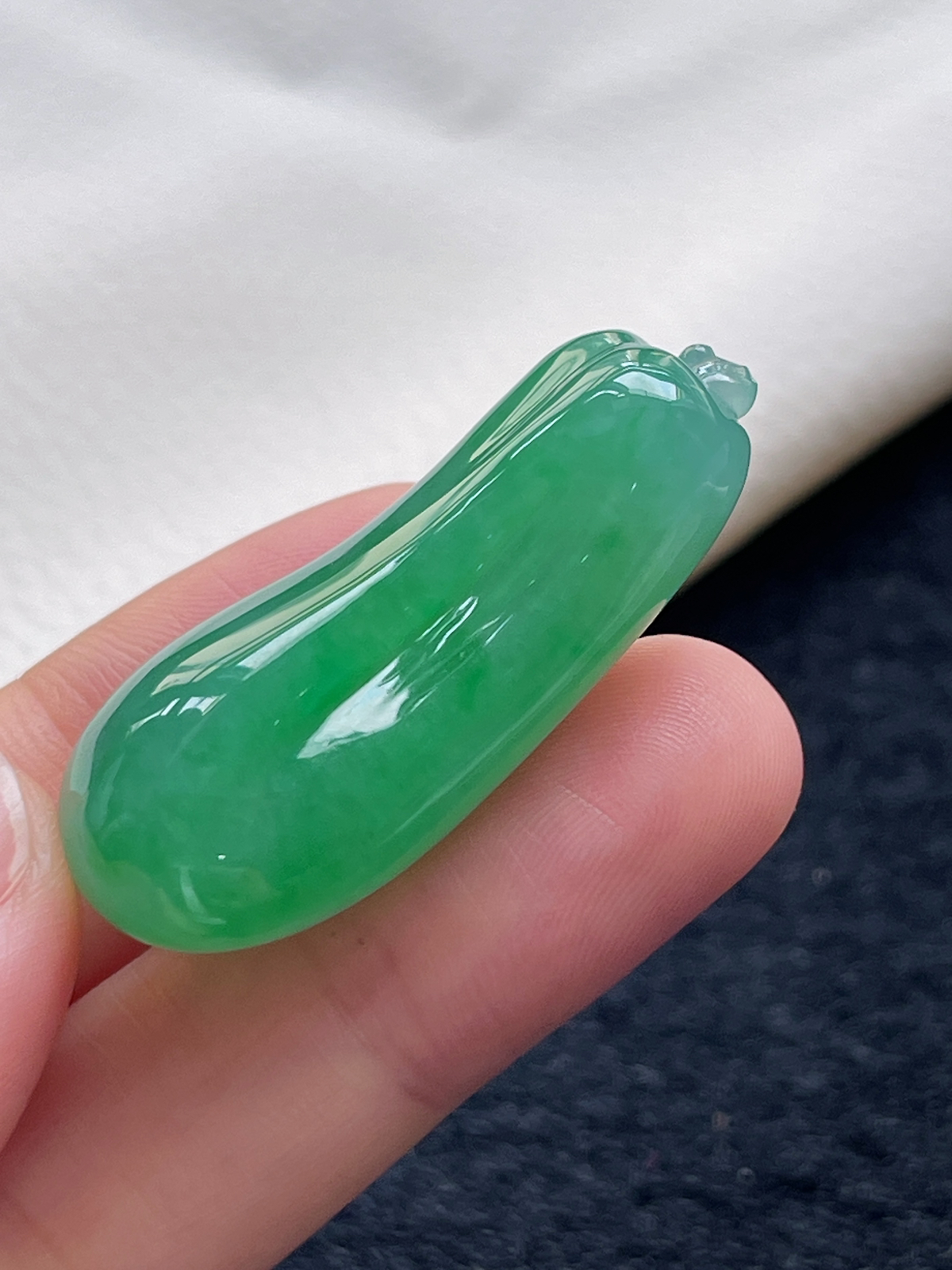 翡翠冰糯种浅绿色福瓜挂件