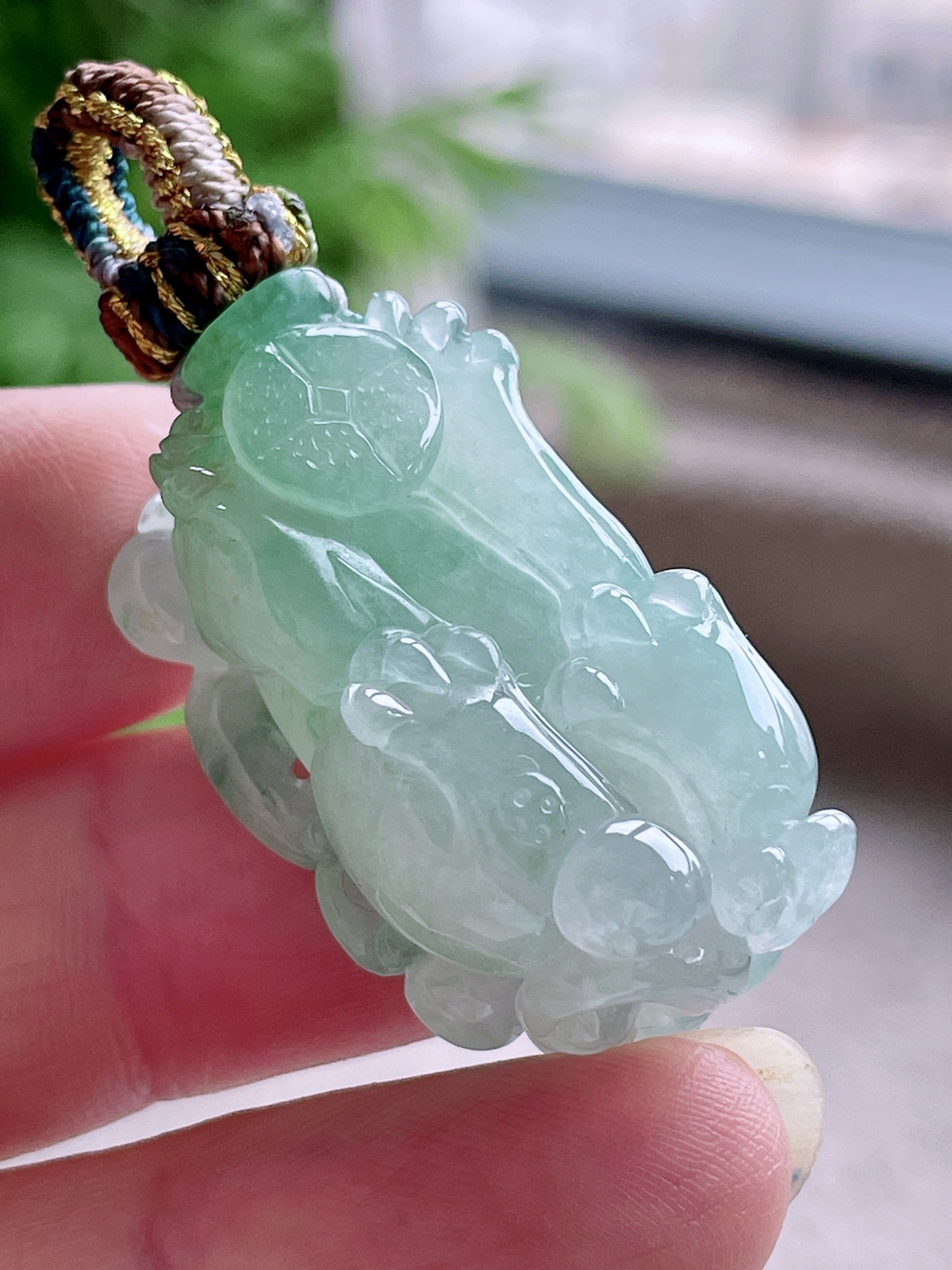 【裸石】冰飘花貔貅吊坠
【说明】缅料 性价比高  
【尺寸】33.8-18-15.7.