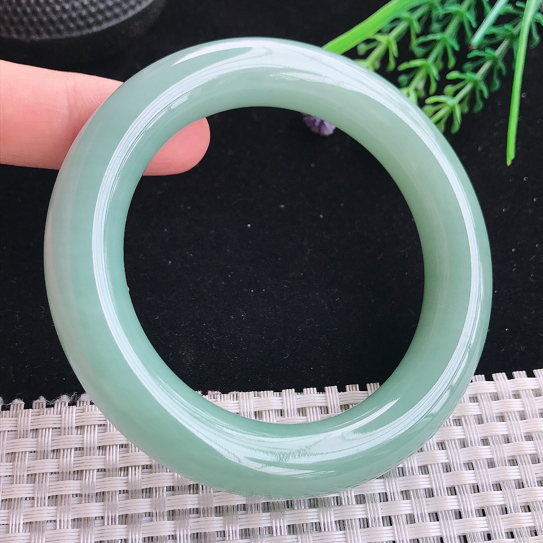 实拍A货翡翠57.7/13.1/12.2老坑冰润起胶冰晴满绿圆条手镯宽边玉镯平安镯美人镯