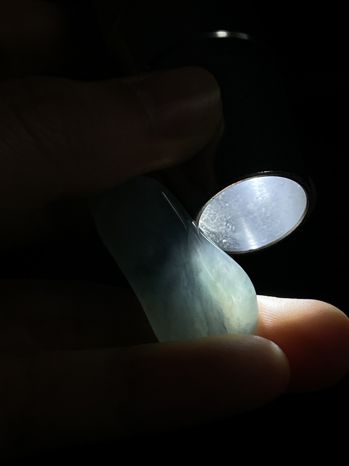 翡翠冰糯种浅绿色福瓜