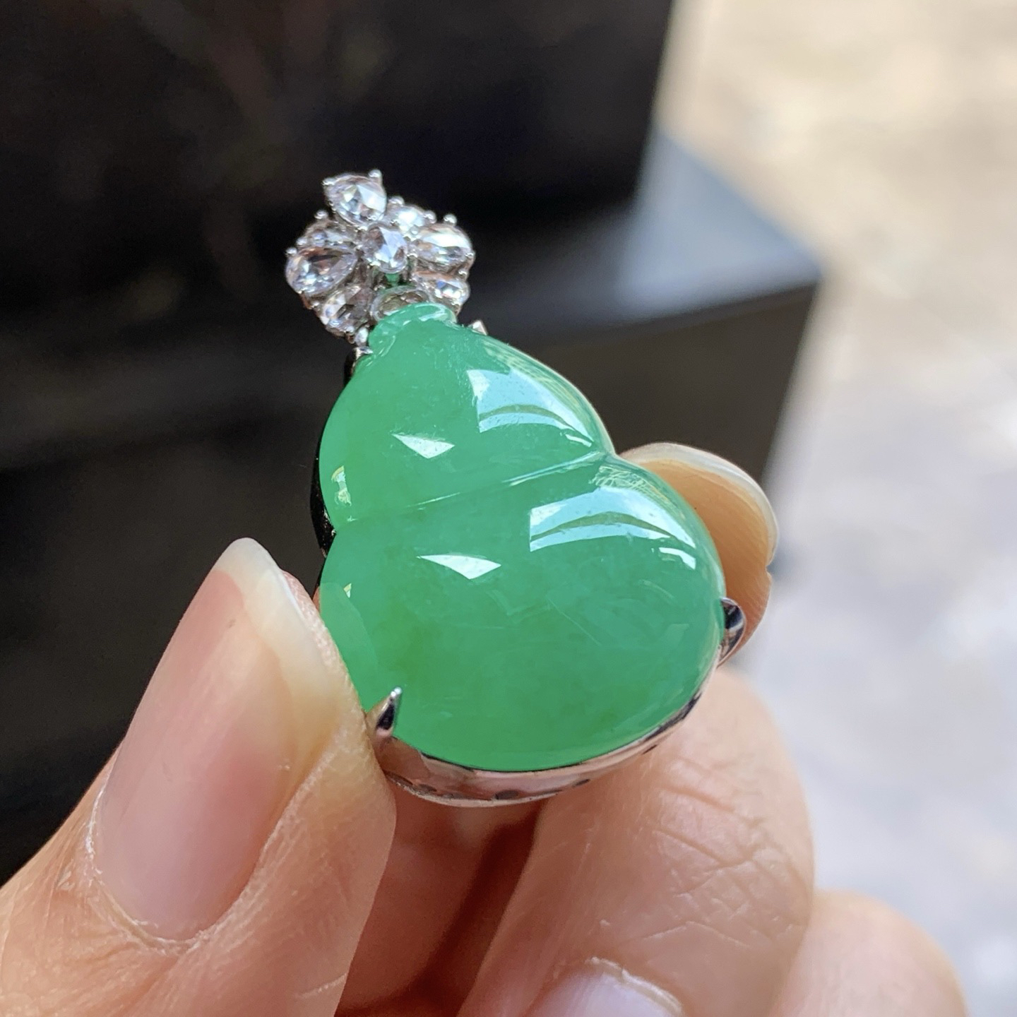 金钻镶嵌阳绿色葫芦^_^色阳