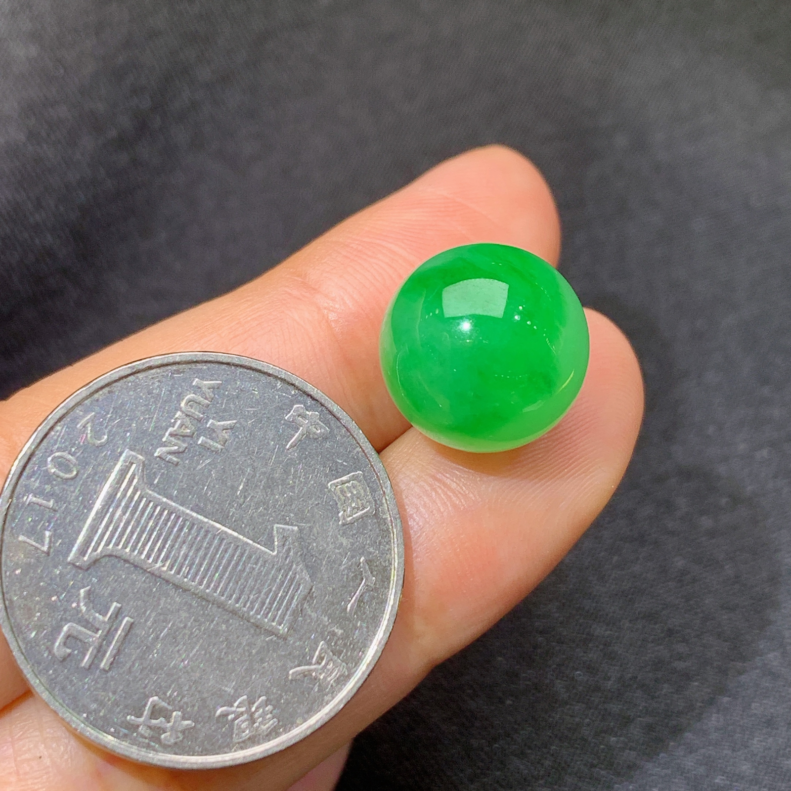 冰飘绿圆珠，镶嵌佳品，冰润色阳，种水足，Be 尺寸12.8