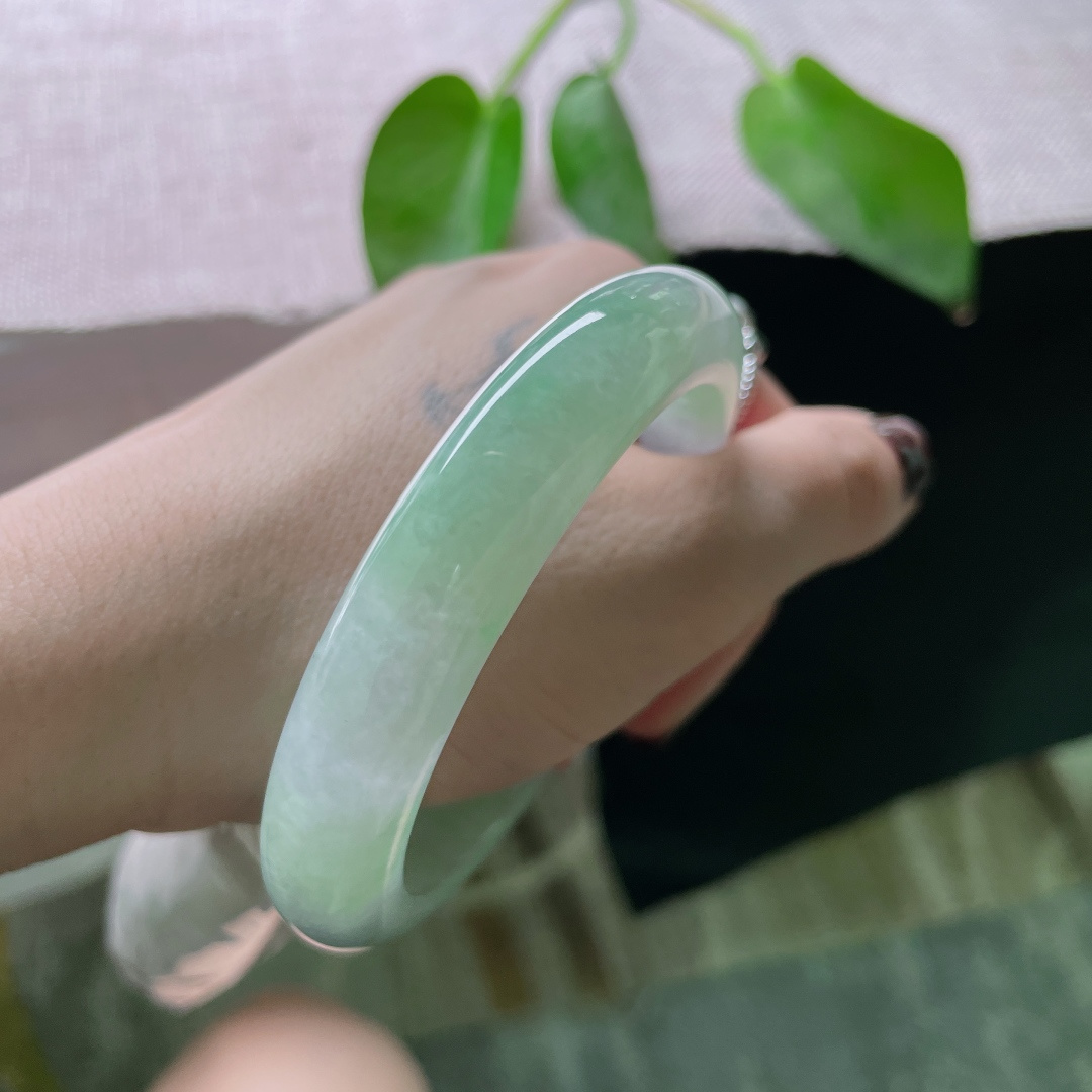 57.8/11.9/9.2春彩正圈，种老，清润，把天际最后一缕霞光，凝成腕间星辰。皮纹，ss50098a