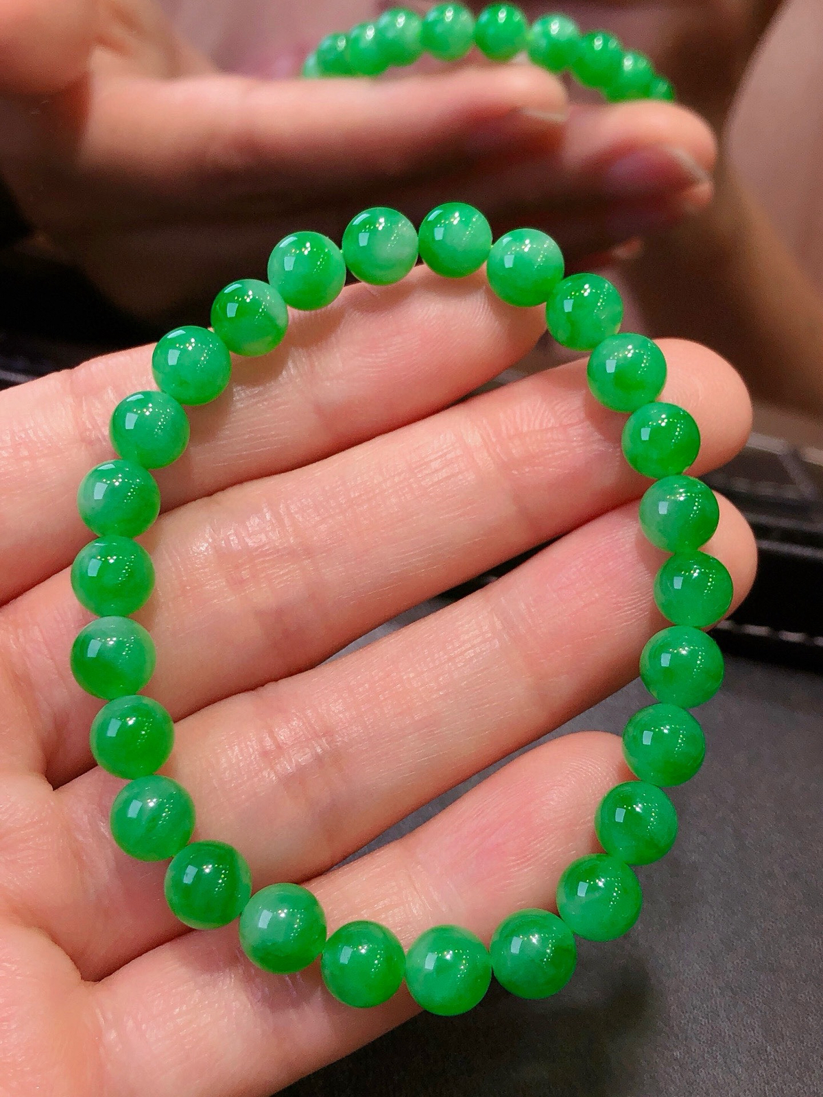 正阳绿手串
 翠色艳 性价比巨香