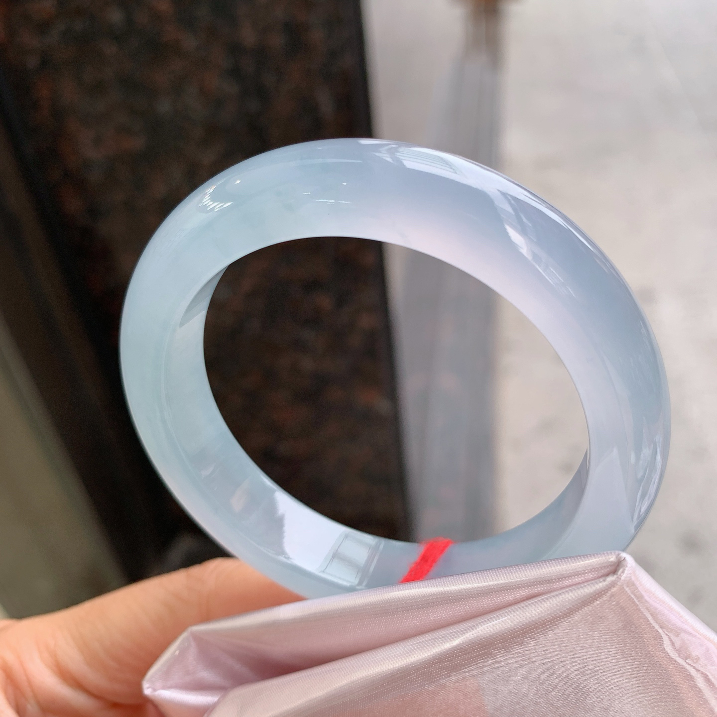 正圈冰晴蓝 无瑕 尺寸：54.5/12.3/9 起荧光