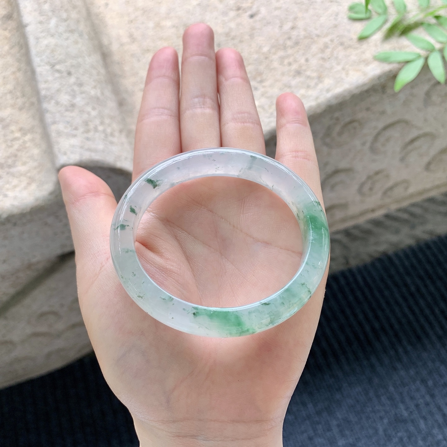 贵妃54 55【圈口】55/49.3/11.3/7.6【编码】A4041014【描述】冰飘花，清透，