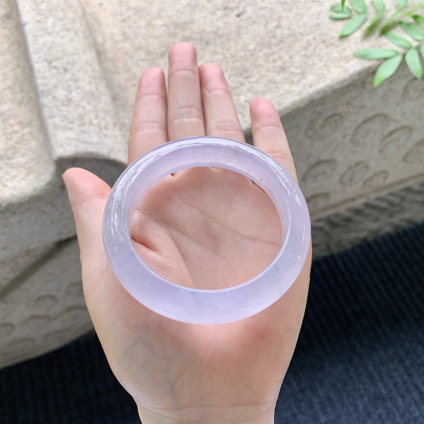 正圈53 54【圈口】54.5/12/9【编码】HT041023【描述】冰种粉紫，清透，水润，种老，细腻，打灯有微絮