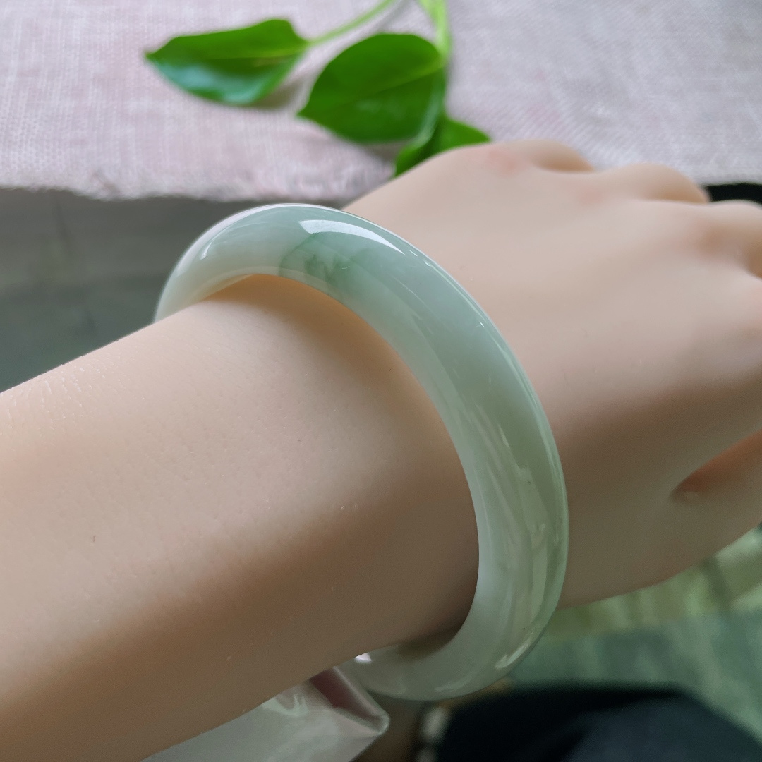 57.6/11.5/7.6飘花正圈，水润细腻，清新简约大方