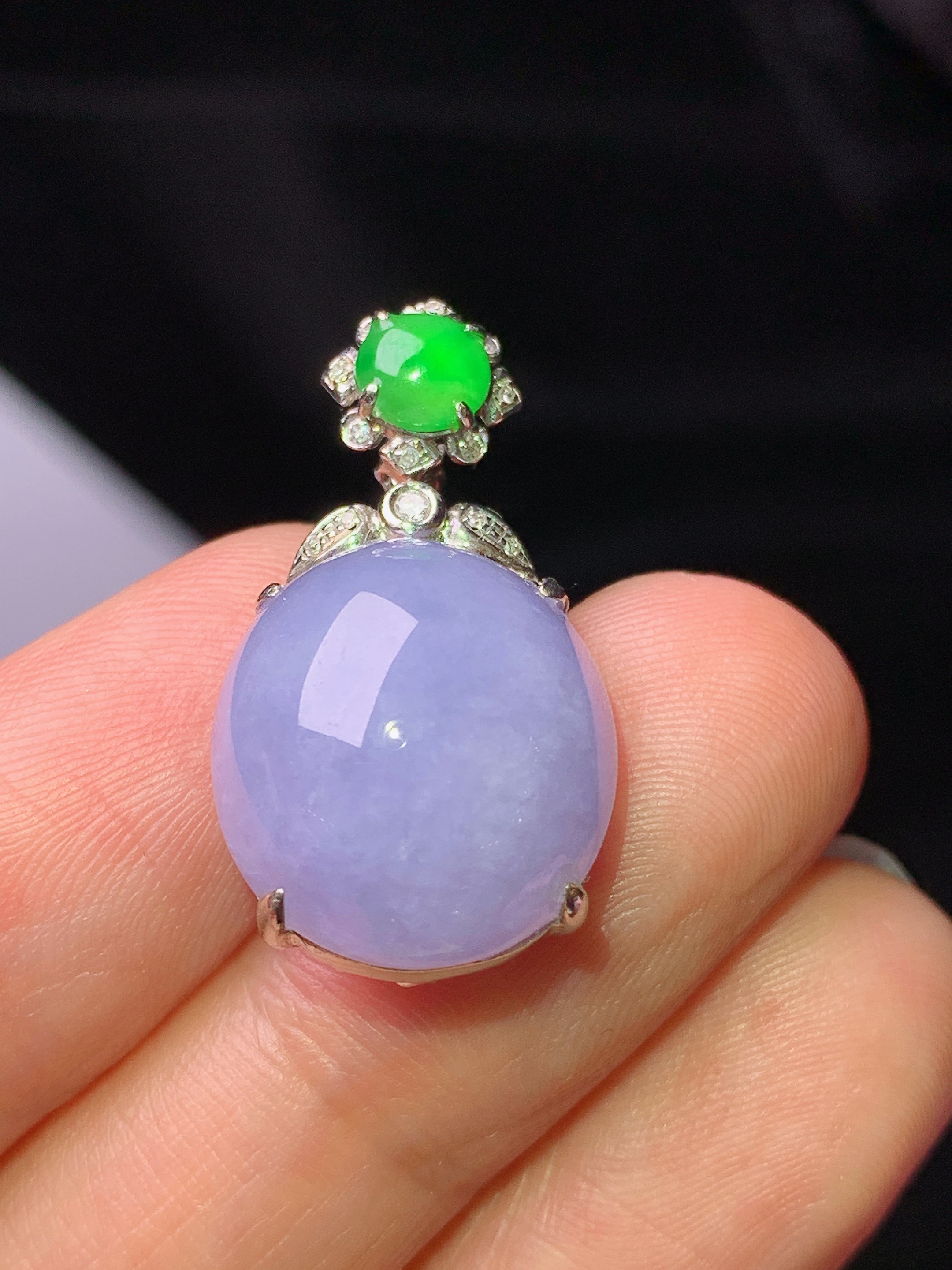 18k金钻镶嵌紫罗兰蛋面吊坠 玉质细腻 色泽艳丽清新 水润亮眼 整体尺寸25.6*13.8*10j2